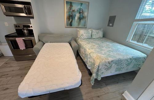 Seahorse - Tiny Home 1.2 Mi, 2 Beach Kitchen W & D Queen Bed - Foto 6