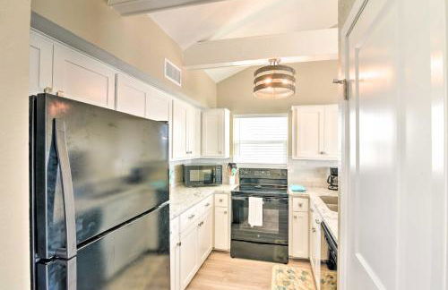 Unobstructed Beachfront! Galveston Oasis with Decks - Foto 9