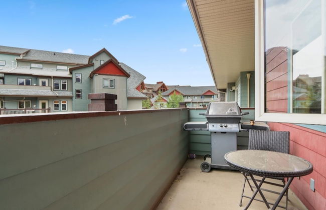 SPACIOUS 3-Br Luxury Condo | HEATED Pool + 3 Hot Tubs | Pool Table | Hm Theatre - Photo 28