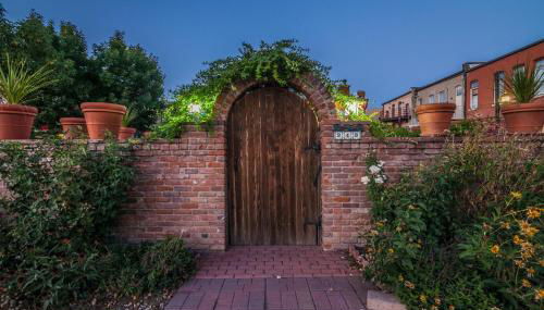 Elegant Loft-style Retreat in Old Firehouse Alley - Foto 3