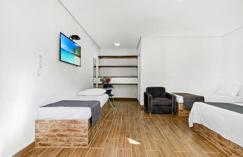 Sítio com Churrasqueira, Piscina, Lago e Natureza - Foto 10