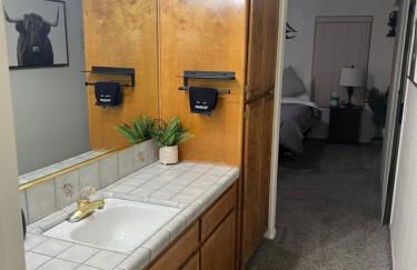 Cheerful 3BR 2BA Sauna Spa Pool Table PPong BBQ More - Foto 16