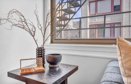 Lofts on E 4th, WALK TO CAVS, Sleeps 6 - Foto 5