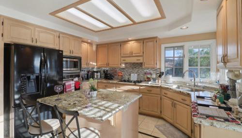 Entire Private Home with 5 Bedrooms 4 Bathrooms, 3-Acres Estate, 3000 sqft, near Winery in Fallbrook, Available Now - Foto 3