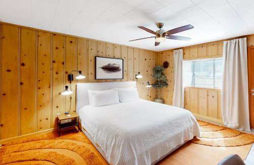 Riverfront Escape - Photo 14