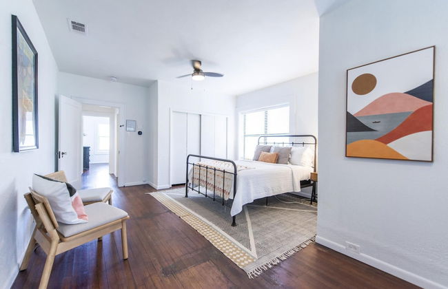 Newly Updated Cozy 1927 Uptown Tudor 4 min to Magnolia - Foto 13