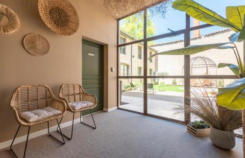 Le Cosy Chic . Proche gare . Centre-ville Mâcon . Neuf . Climatisation . Design . Wifi . - Foto 24