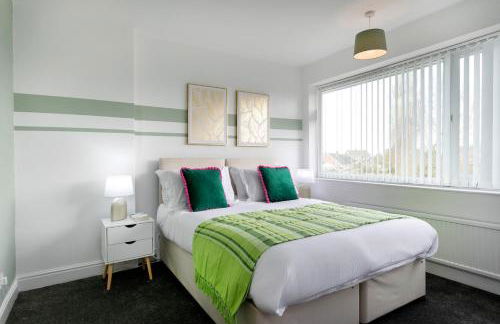 Cosy 4-BDR Family-Friendly House in North Hykeham, with High Speed Free WiFi, Secure Parking, Sleeps Up to 7, Long-Term Stays Allowed! - Foto 8