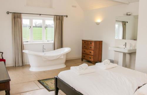 Treehouse Barn at Pitchford Estate - Foto 19