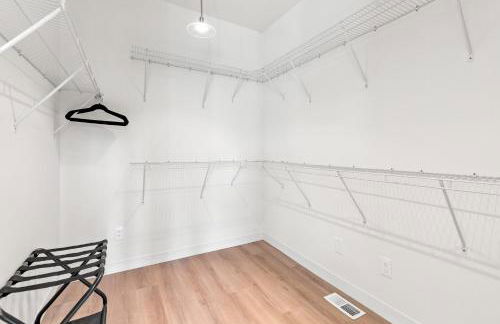 3100 SF 2 en suites, dedicated theatre-game room - Photo 3