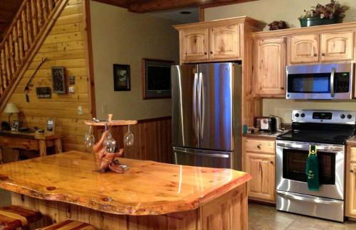 English Lake Escape -Custom Waterfront Log Cabin in Chequamegon National Forest - Foto 6