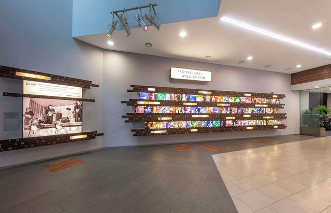 Oaks Brisbane Festival Suites - Photo 4