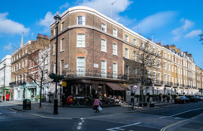 Classic Belgravia Home by Victoria Station by Underthedoormat - Photo 23