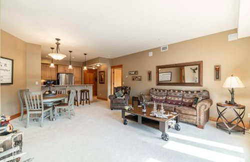 Basecamp in Riverstone Walk to River Shops and more - Foto 17