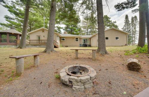 Lakefront Chetek Haven Dock, Screened Gazebo - Foto 2