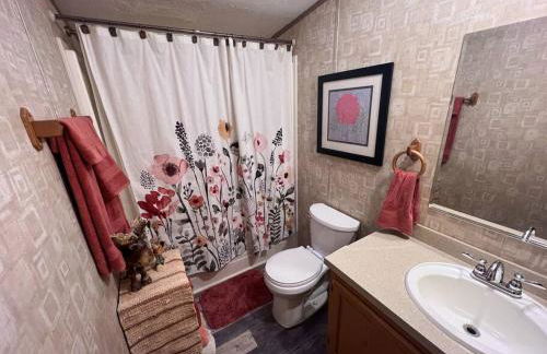 Bern's Summit Solitude: Stream-Front Serenity - Photo 4