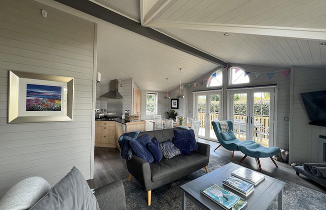 Holly Blue - Cosy Wooden Lodge, Kippford - Photo 11