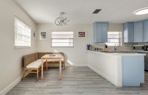 Walk to Shops and Eats, 3 Mi to Beach! Hollywood Gem - Photo 9