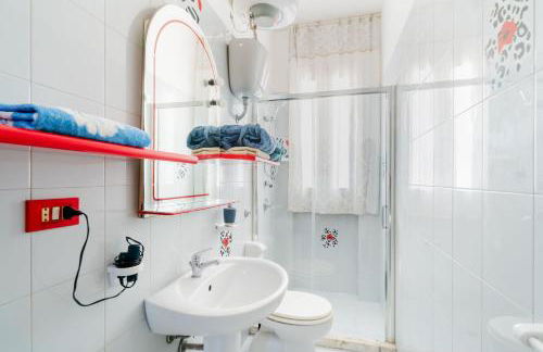 Intera casa ad uso esclusivo con 3 camere 2 bagni giardino wifi parcheggio lavatrice microonde barbecue macchina caffè - Foto 10