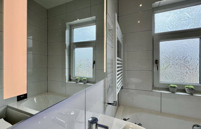 Lenhurst House - Photo 32