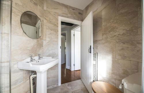 Barn Conversion - Hot Tub - Penally - Tenby - Photo 79