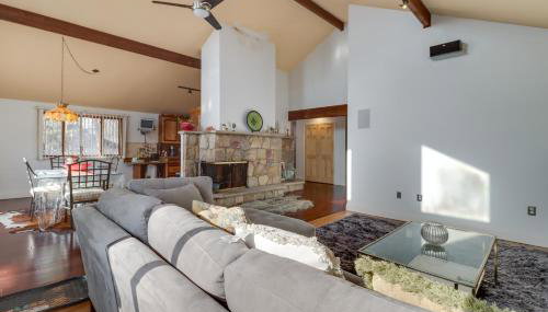 Cozy Pennsylvania Home with Pool Table and Pool Access - Foto 4