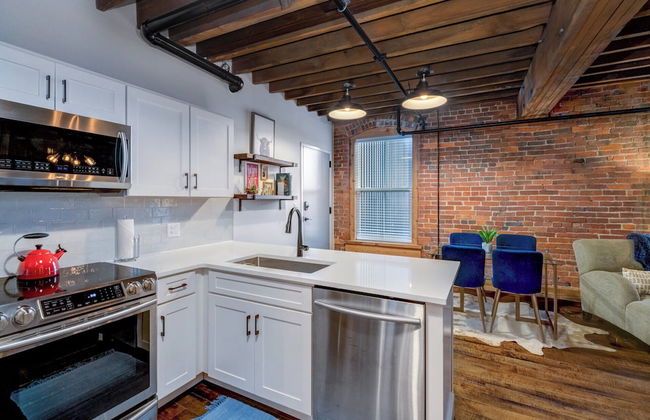 Contemporary Nashville at The 1865 - Photo 5