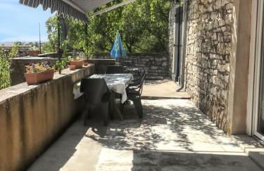 Maison accueillante à Orgnac-l'Aven avec piscine partagée - Foto 3