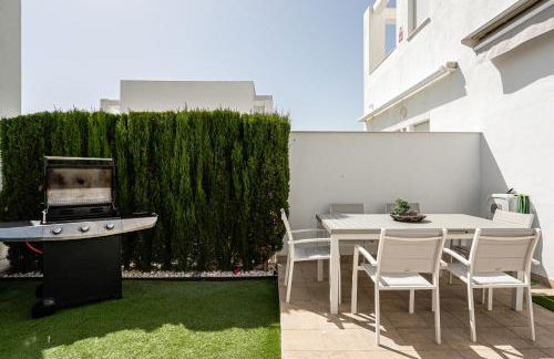 CASA LA PLAYA-CONIL Vacaciones de Lujo en Conil con Todas las Comodidades NETFLIX-HBO-DISNEY-CANALES DE FUTBOL-WIFI ALTA VELOCIDAD-SMART TV 65"-ALEXA - Foto 16