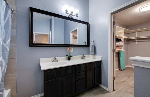 Modern 4 Bedroom Home in Cedar Park - Foto 20