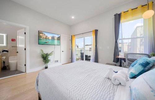 Luxury 3BR Condo | Mins to Manhattan - Foto 37