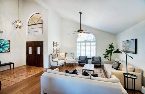 Upscale Phoenix Abode Walk to South Mountain Park - Foto 6