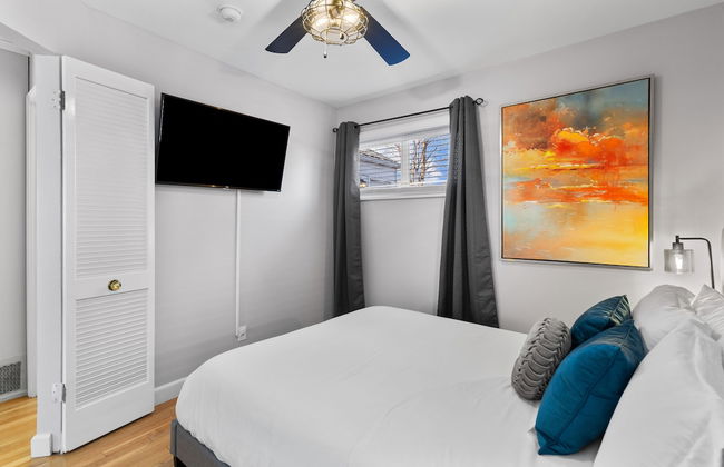 Metropolitan Escape I JZ Vacation Rentals - Photo 8