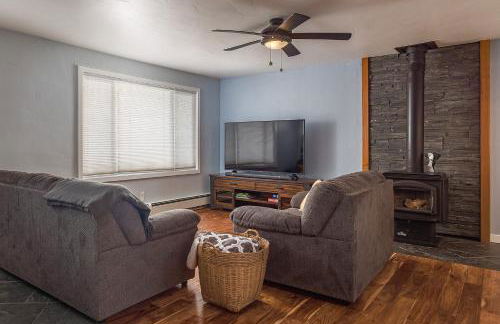 Cozy City Stay, 3bdrm near Airport - Photo 15