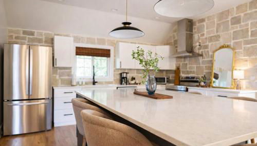 Speakeasy Family Retreat with Skyline Views - Foto 2