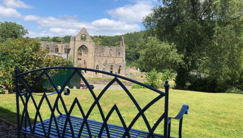 Tintern Abbey Cottage-amazing Abbey view, EV,5star - Foto 2