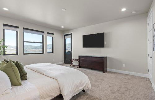 New East Deer Valley, 1 min, 994 New luxury 5br Twin House, Hot Tub, Lake view, Park City 10 min - Photo 17