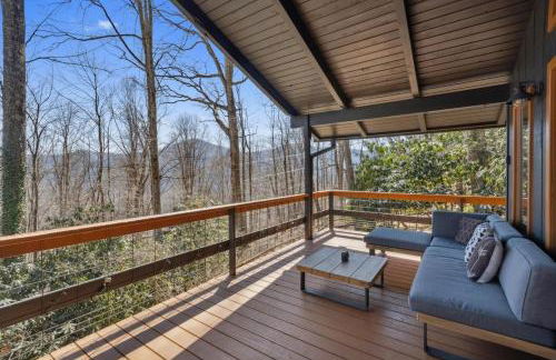 Maggie Valley 4BR Cabin with Hot Tub in Serene Forest - Foto 32