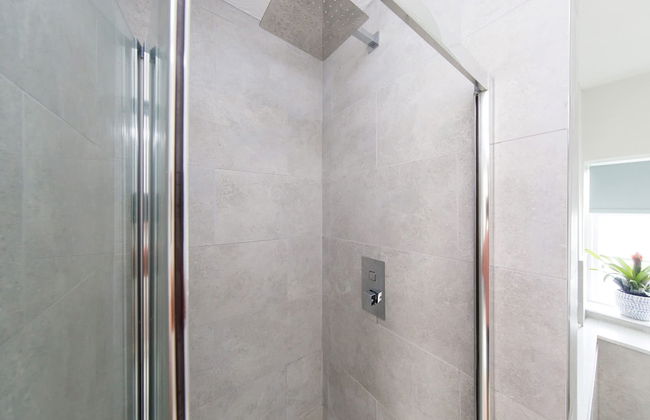 Coastal Retreat for 8 With Hot Tub - Walk to Beach - Foto 78