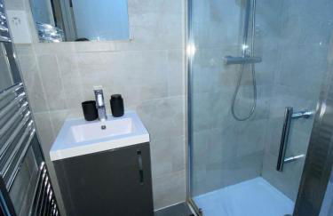 Modern 2BR Flat in London, free parking,Contractors - Foto 18