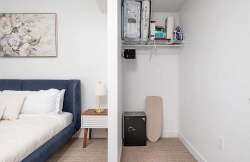 Central Square 3BR Condo with Downtown View Gym and Parking - Foto 36