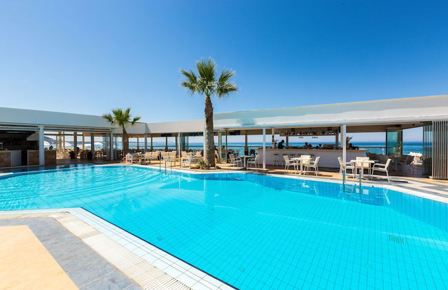 Theo Star Beach Hotel - Photo 1