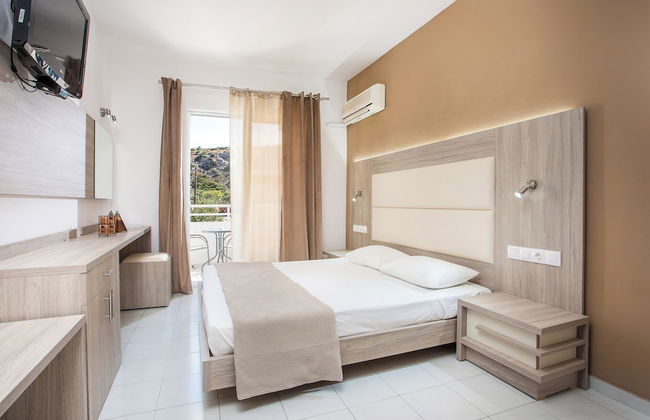 Maroula Studios - Photo 4