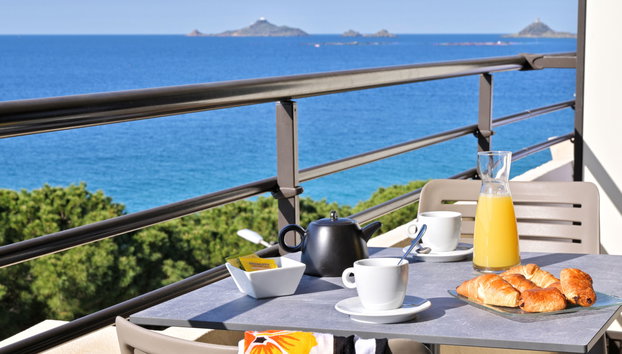 Beau Studio vue sur mer, route des sanguinaires - Foto 2, Kitchen / Dining Room