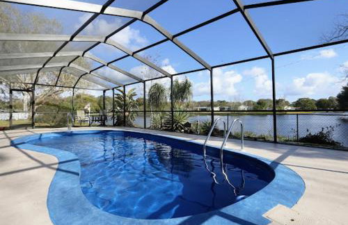 Private Tropical Waterfront Sanctuary w pool, hot tub & an island! Pet Friendly - Foto 76