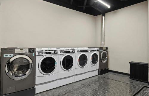 Freeman 1101 by Rove Travel - Studio with Shared Amenities - Foto 27