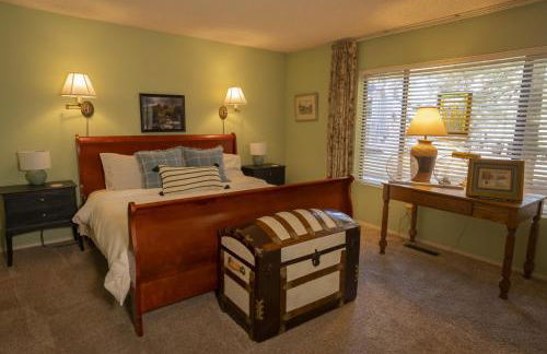 3BR Flagstaff Escape with Deck and Pine Views - Foto 7