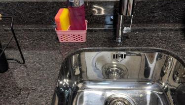 Studio com quarto e banheiro em frente ao Parque do Lago Acomoda até 2 pessoas 1 cama - Foto 5