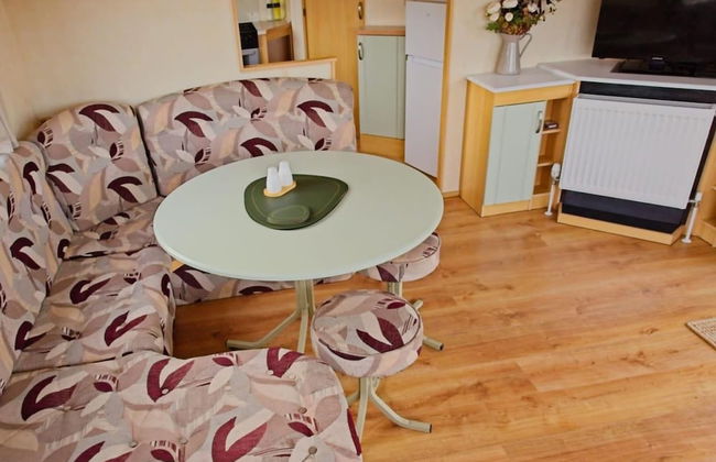 Mobile Home - Sleeps 6 - Pets Ok - Parking - Foto 15