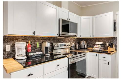 Family & Pet friendly 3 bdrm home with full kitchen and fenced yard - Foto 21